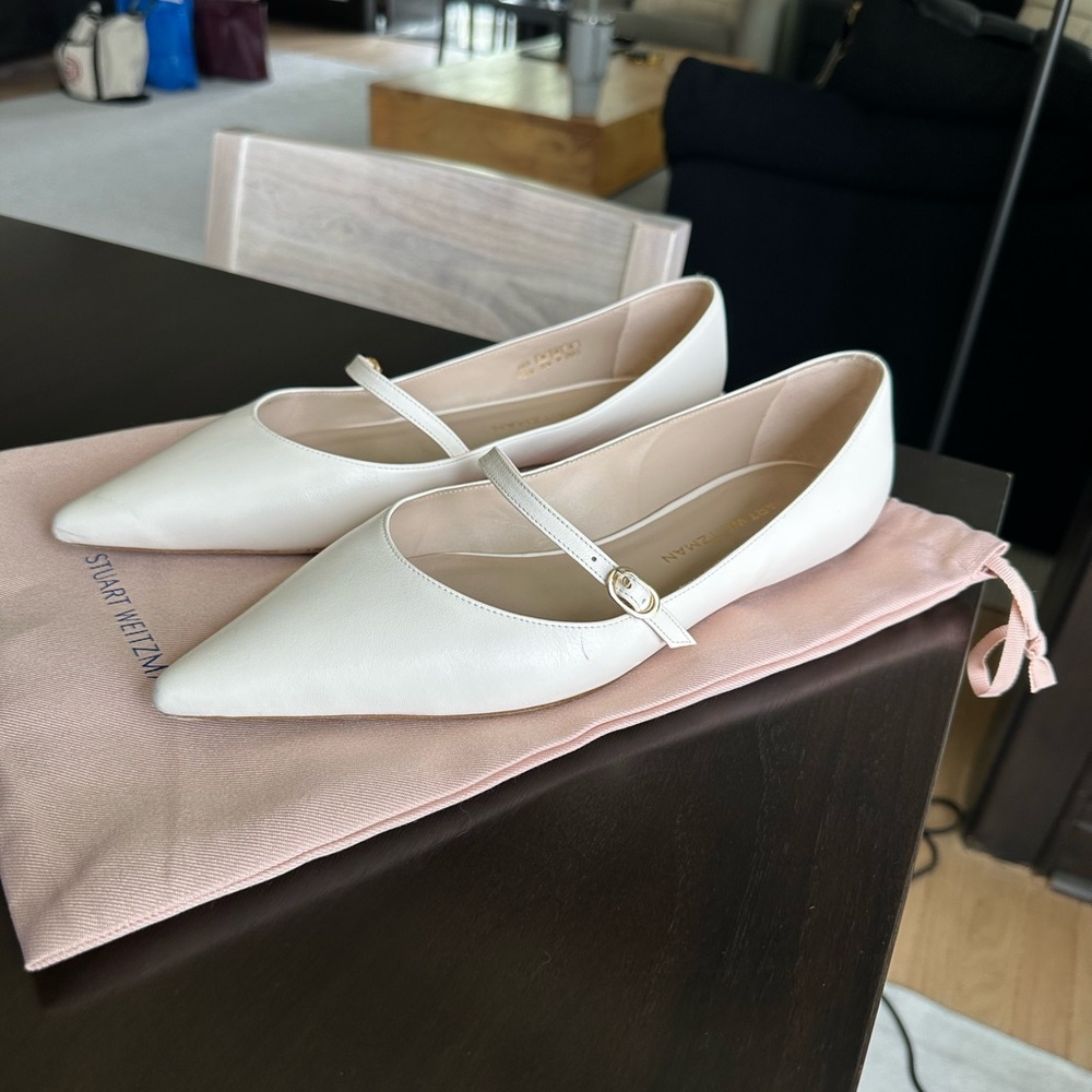 Stuart Weitzman Women's Emilia’s Mary Jane Flat in Color Seashell